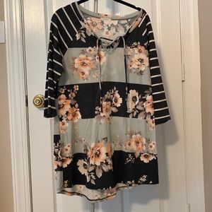 12pm by Mon Ami tunic style top. Size large